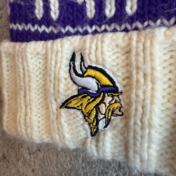 New Era Purple and White Vikings Beanie EUC - Picture 3 of 10